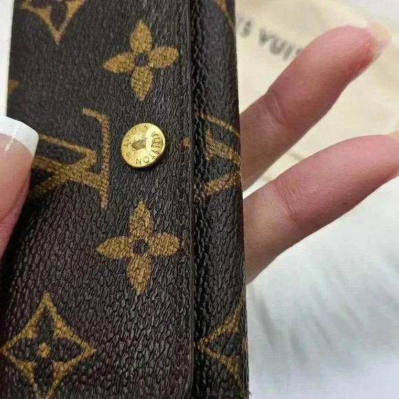 LV  Mono Multi-cles Wallet - Picture 7 of 12
